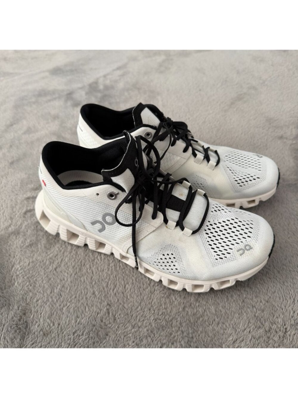 On Running Cloud X White Sneakers Womens size 8.5 Running Shoes